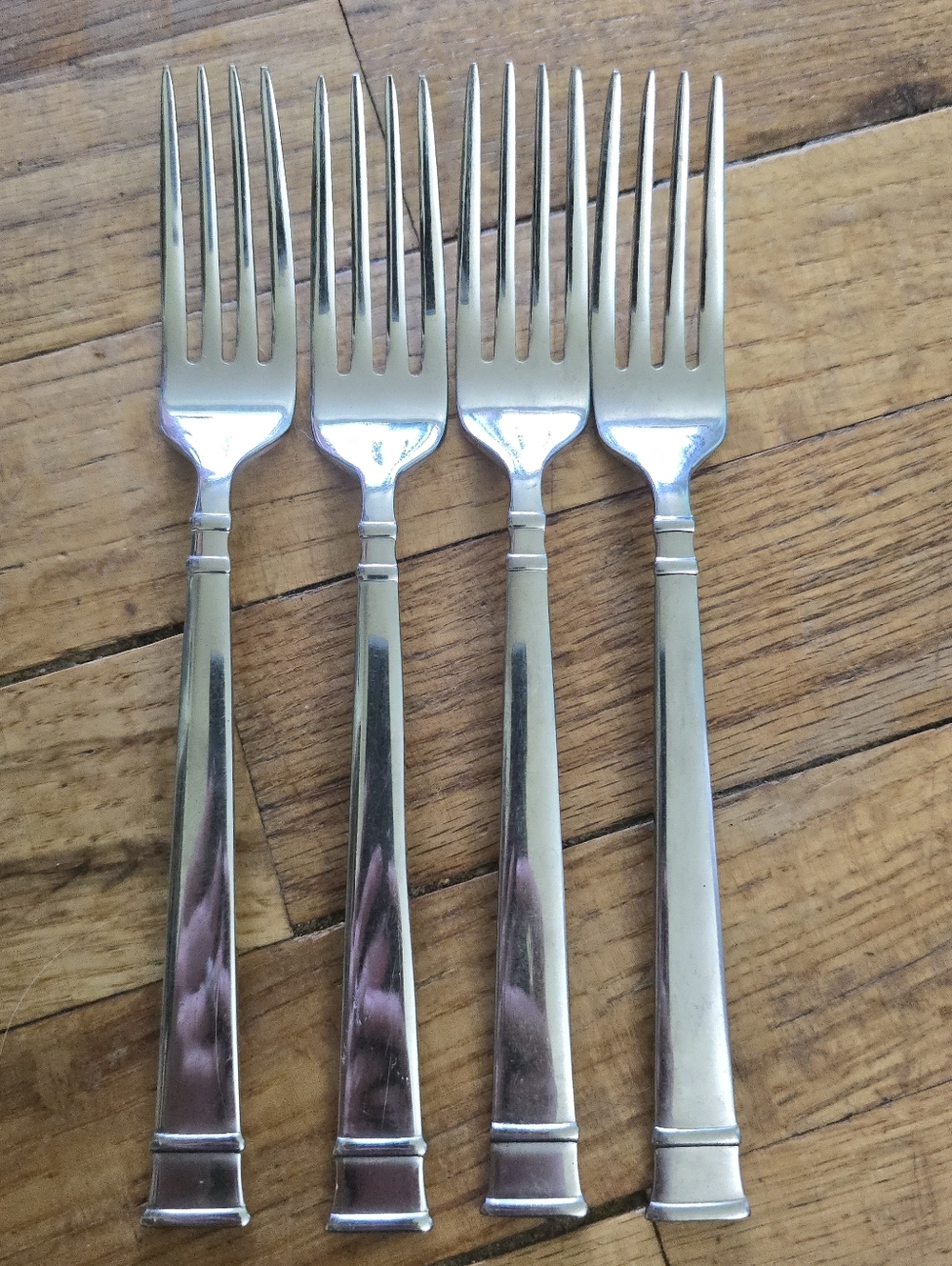 4 Dinner Forks Heritage Mint Ltd BENTLEY Stainless Glossy 18/10 Flatware 7 3/4"
